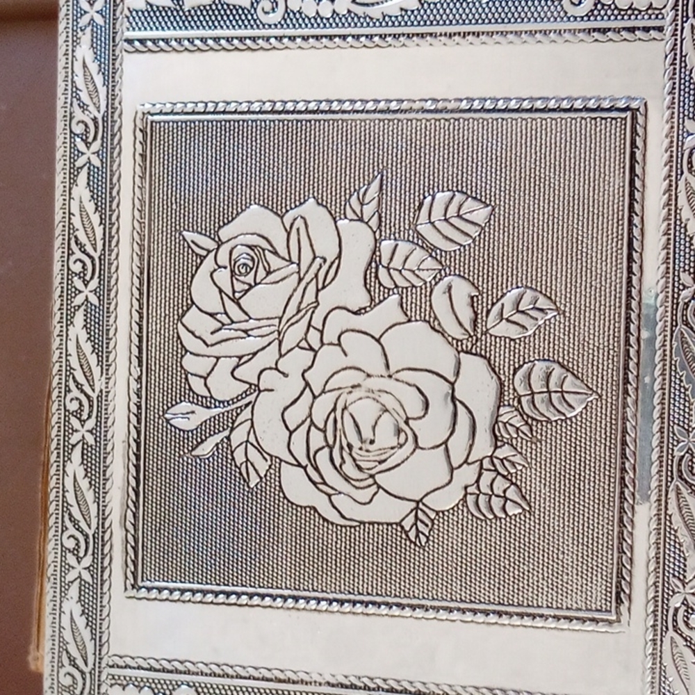 Jewelry box